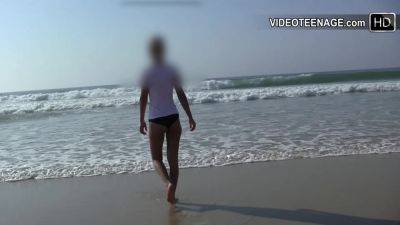 19 years old brunette teen naked at beach - txxx.com - France