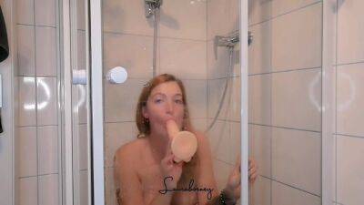 Amateure Teen Play With Herself In The Shower! -laurahorney - hclips.com