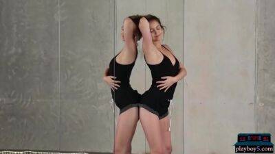 Flexible Teen Performing Flexible Nude Gymnastics For With Dakota Burd - upornia.com