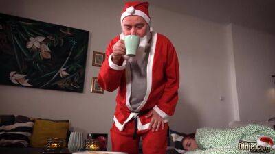 Old Santa Has Sex With Hot Teen And Fucks Her Own Mouth Then She Swallows His Big Cum Like A - upornia.com