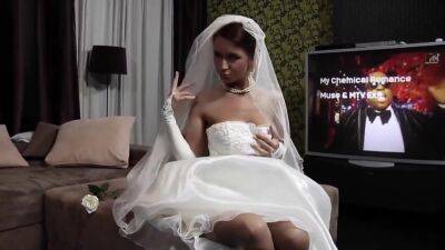 Roxy Taggart In Virgin Bride Wedding Night - upornia.com