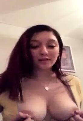 Horny Teen Squeezing Her Nipples On Ameporn - drtvid.com