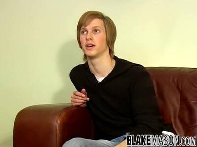 Young UK twink jerks off big dick solo - sunporno.com - Britain