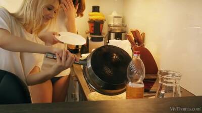 Hot Teen Lesbians Make Love In The Kitchen - upornia.com