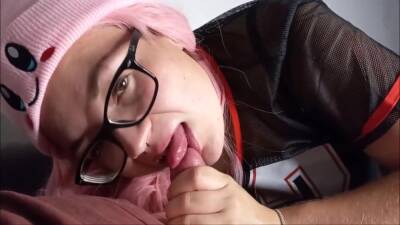 Gamer Teen Loves To Blow And Swallow Cum - hclips.com