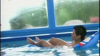 Crazy young girl fucked in the swimming pool - sunporno.com