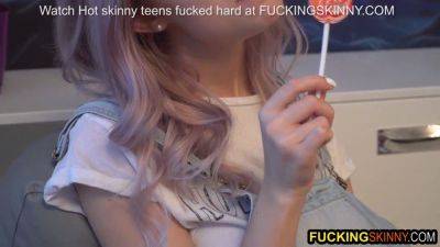 Watch this gorgeous skinny teen pleasure herself with a pink dildo - sexu.com