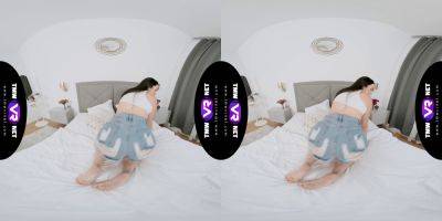 Diana Rius - Diana - Diana Rius gives her teen a virtual reality pussy pounding - sexu.com