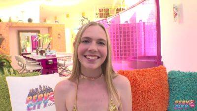 Kitty - Naughty Teen Kitty Cums - hotmovs.com