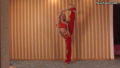 Incredible Flexible Russian Teen Irina Pisulkina - upornia.com - Russia