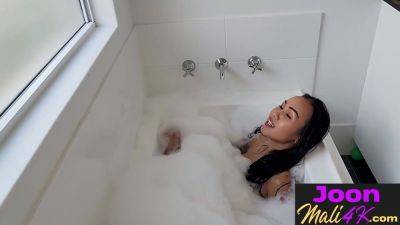 Asian Teen Masturbated During Hot Bath - hclips.com