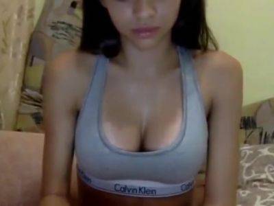 Busty Latina Teen Flashing Her Big Tits - hclips.com