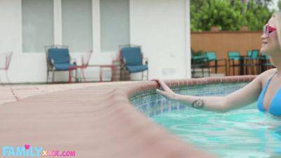 Chloe - Chloe Rose In Teen Stepdaughter Lights Up A Cock Pool Party In Her Mouth - upornia.com - Usa