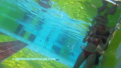 This Black Teen Girl With The Super Figure Tests The Underwater Massage - hclips.com
