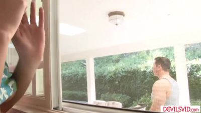 Teen stepdaughter seducing stepdad ends up getting fucked - hotmovs.com