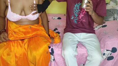 Indian and ebony beauties serve milky tea in lace lingerie before threesome - yesvids.com - India