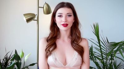 Brown-haired solo girl falls into trance while teasing her own cleavage on webcam - yesvids.com