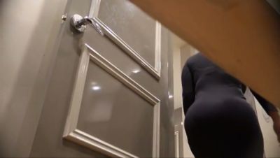 Amateur voyeur footage captures women in tight clothes from below - yesvids.com