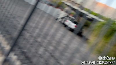 Curvy cam girl in cosplay recounts rough public affair and abandonment - yesvids.com